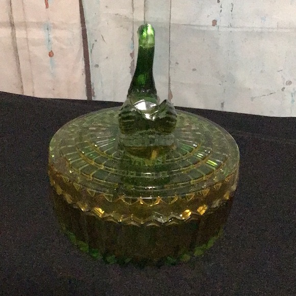 Green Glass Swan Powder dish / Lipstick holder - Picture 4 of 11